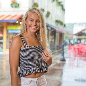 Meet your Posher, Olivia